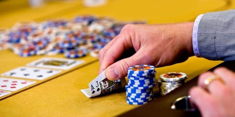 Luật chơi Poker cơ bản mà cược thủ cần nắm